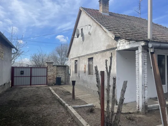 Eladó ház Baja 62 nm