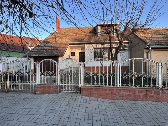 Eladó ház Baja 167 nm