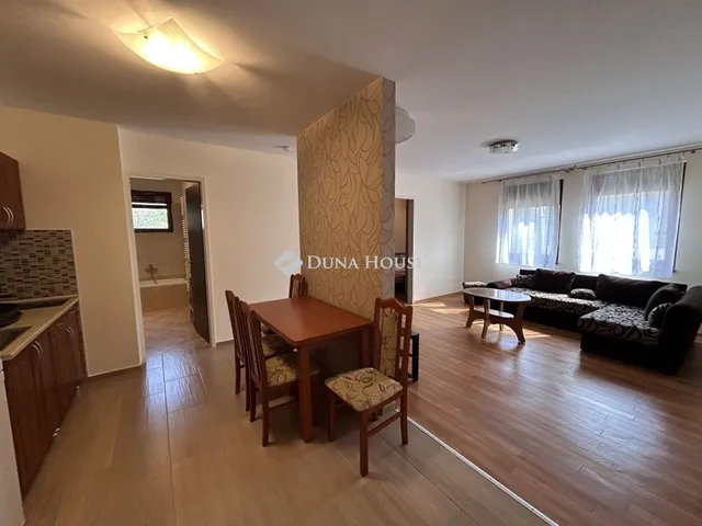 Eladó üdülő és hétvégi ház Balatonszemes 248 nm