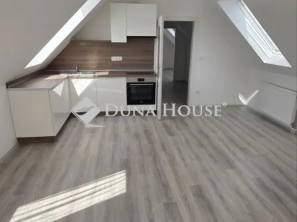 Eladó lakás Baja 78 nm