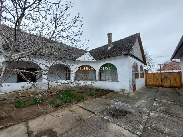 Eladó ház Érsekcsanád 145 nm