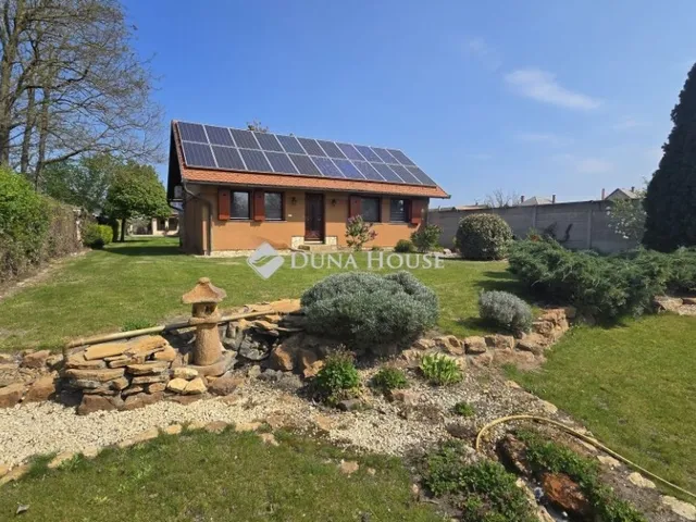 Eladó ház Érsekcsanád 340 nm