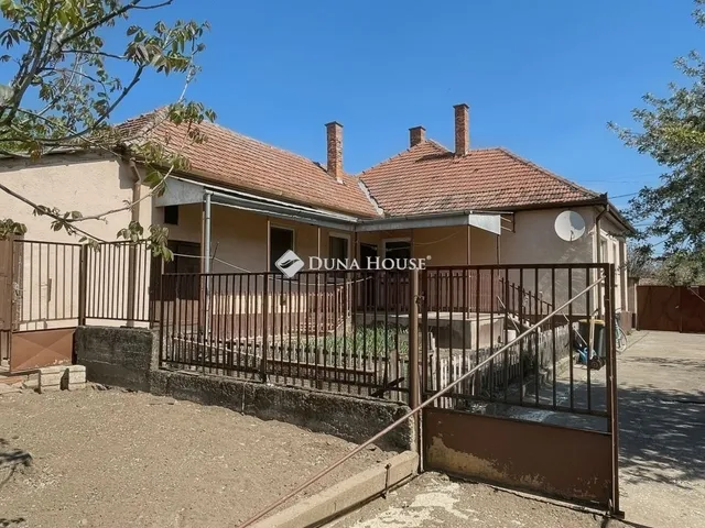 Eladó ház Rém 118 nm