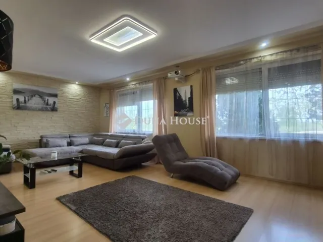 Eladó ház Bácsbokod 270 nm