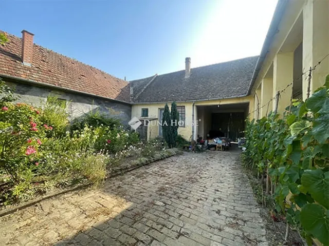 Eladó ház Gara 204 nm