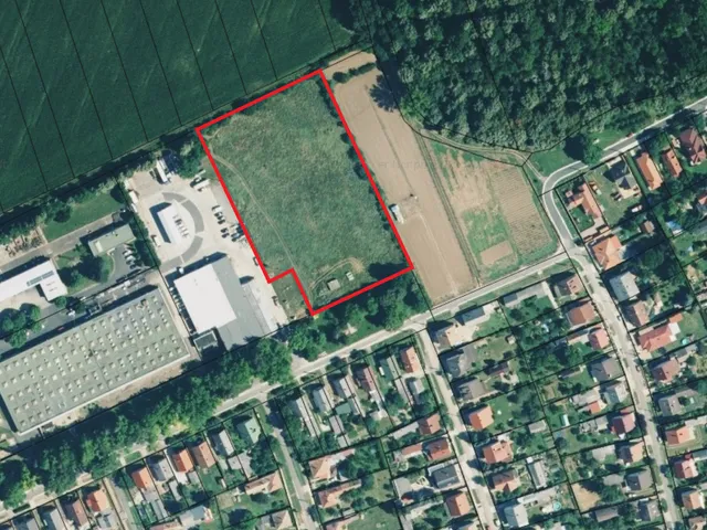 Dombóvár eladó ipari telek 10881 m² telekterületű: 82,7 millió Ft