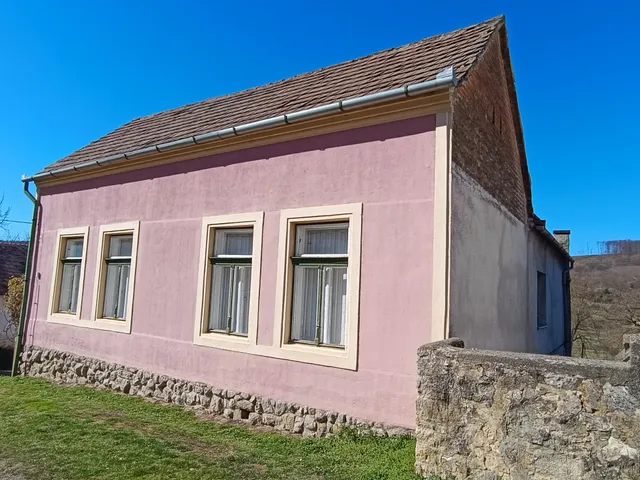Eladó ház Husztót, Petőfi S. u. 90 nm