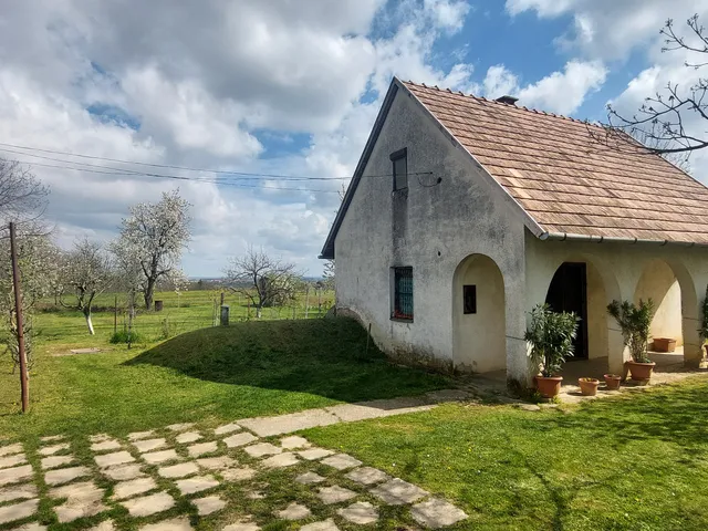 Eladó ház Dombóvár, Szőlőhegy 60 nm