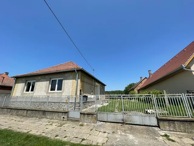 Eladó ház Kurd 140 nm
