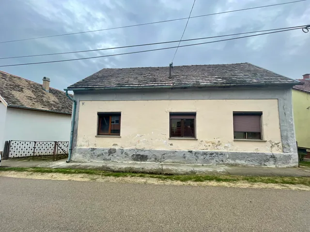 Eladó ház Hőgyész, Arany János utca 80 nm