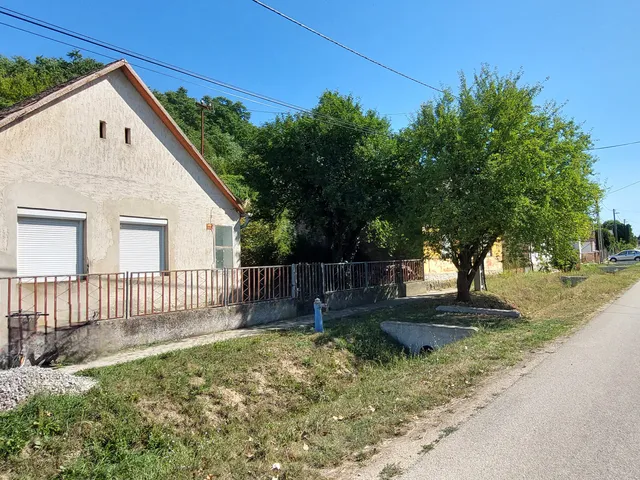 Eladó ház Csikóstőttős 40 nm