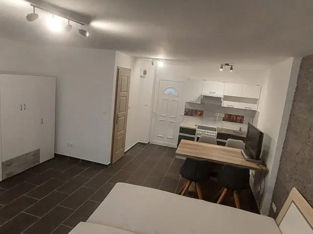 Eladó lakás Dombóvár, Gunarasfürdő, Tó 36 nm