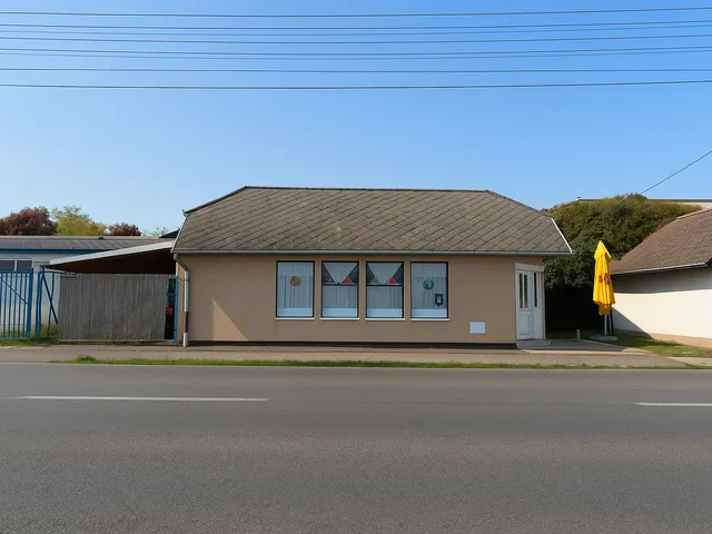 Eladó kereskedelmi és ipari ingatlan Dombóvár, Szuhajdomb 60 nm