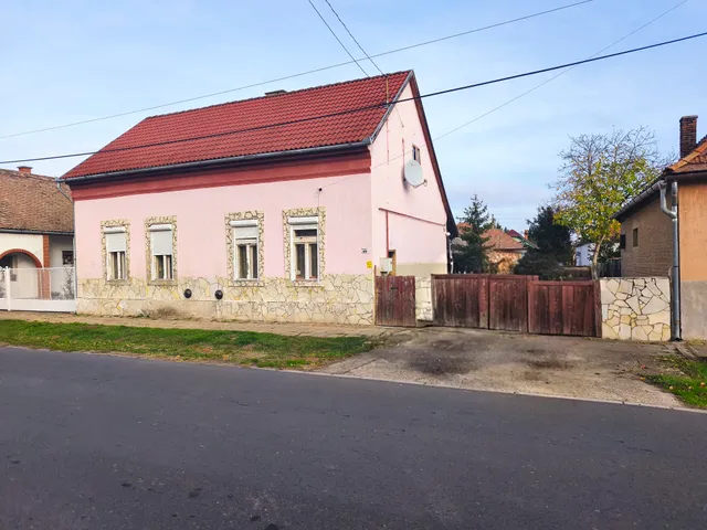 Eladó ház Dombóvár 76 nm