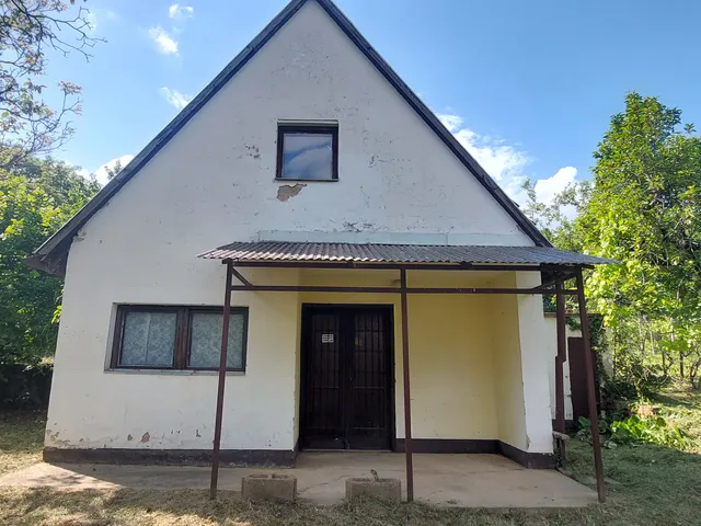 Eladó ház Varga 40 nm