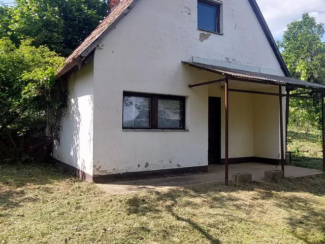 Eladó ház Varga 40 nm