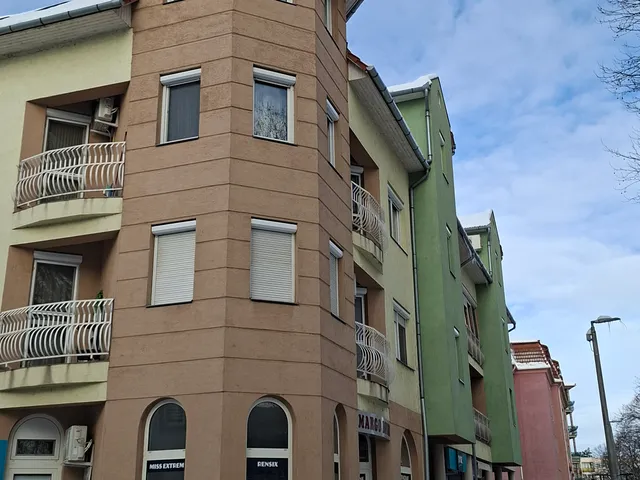 Eladó kereskedelmi és ipari ingatlan Dombóvár 41 nm