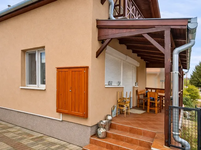 Eladó ház Dombóvár, Gunarasfürdő, alkonyat 70 nm