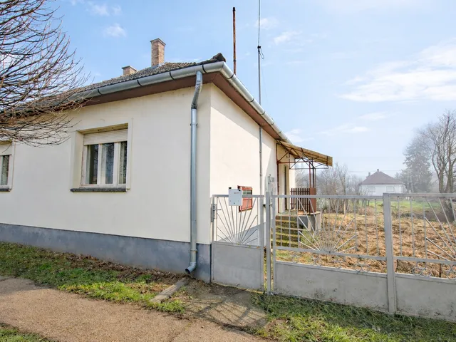 Eladó ház Szakcs 90 nm