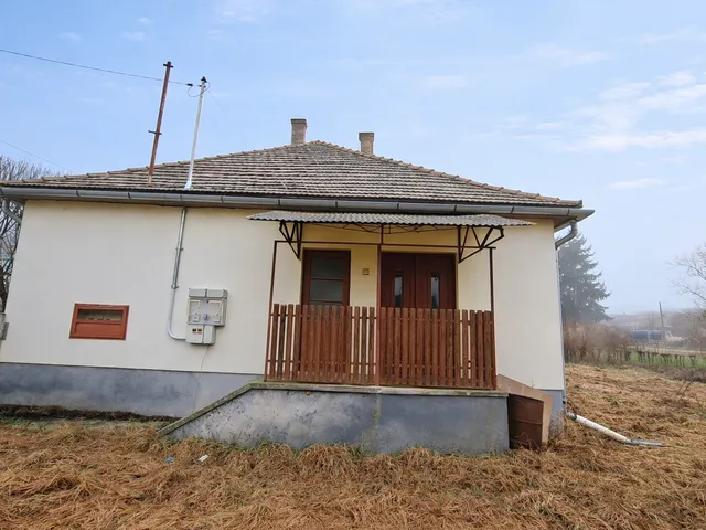 Eladó ház Szakcs 90 nm