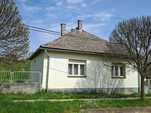 Eladó ház Szakcs 90 nm