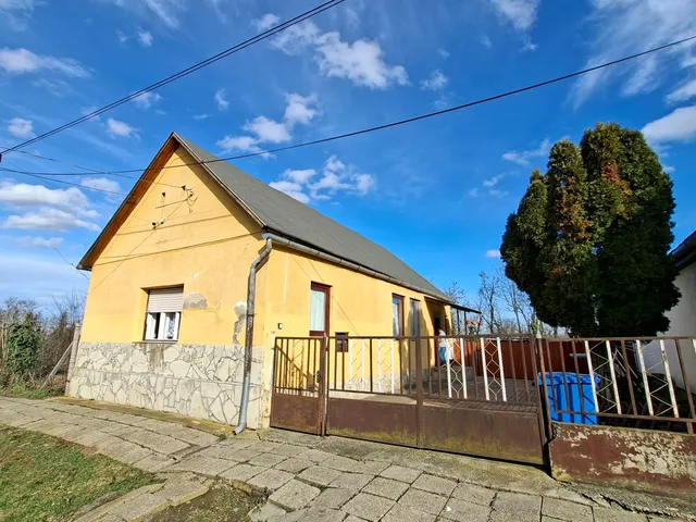 Eladó ház Dombóvár, vörösmarty 75 nm