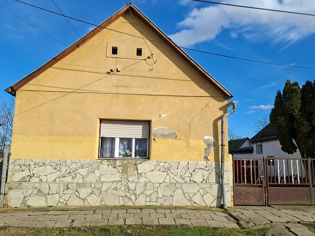Eladó ház Dombóvár 75 nm