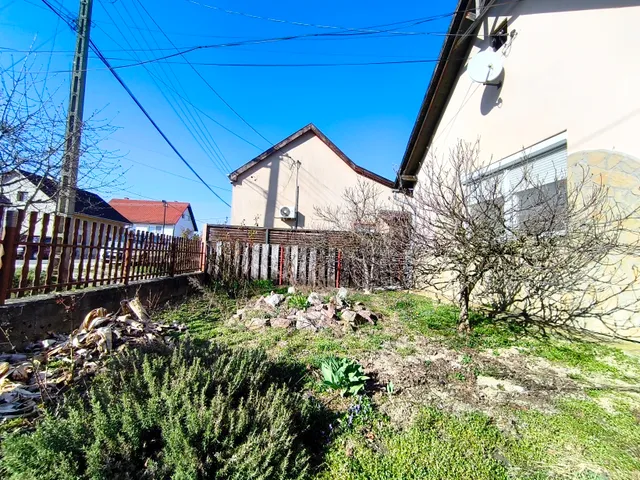 Eladó ház Dombóvár, Báthori utca 58 nm