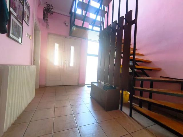 Eladó ház Dombóvár, Fészek utca 254 nm