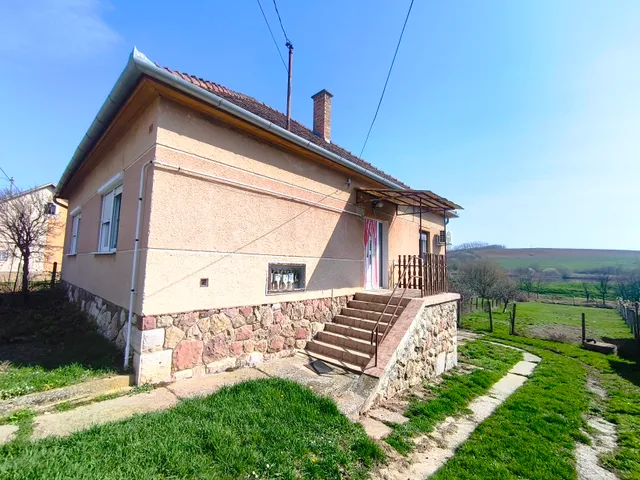 Eladó ház Bikal, Zrínyi u. 92 nm