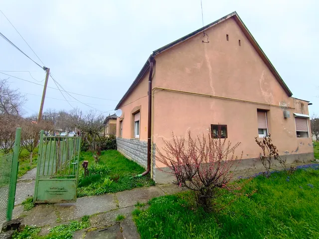 Eladó ház Dombóvár, Újdombóvár, VI. utca 100 nm