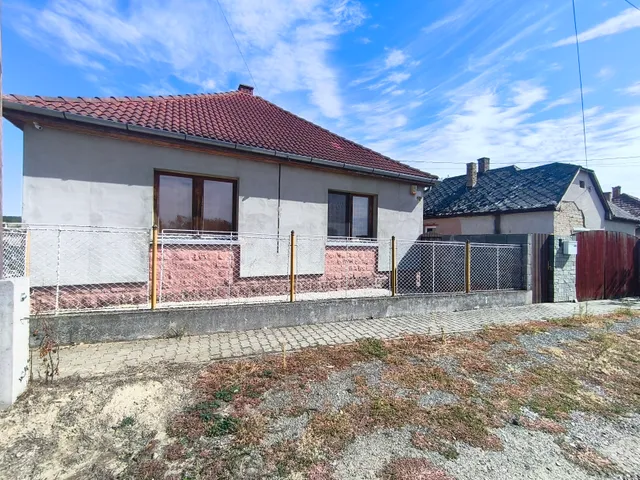 Eladó ház Kocsola 92 nm