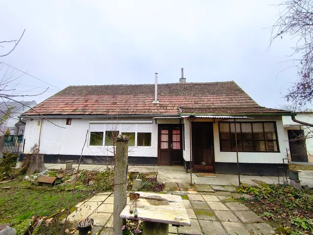 Eladó ház Dombóvár, Zrínyi utca 68 nm