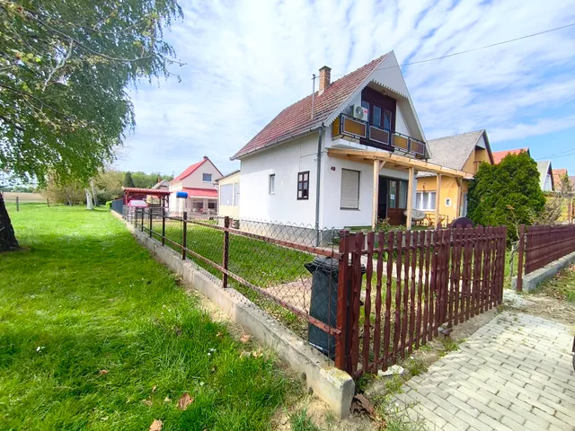 Eladó nyaraló Dombóvár, Gunarasfürdő 56 nm