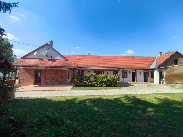 Eladó ház Bikal 194 nm