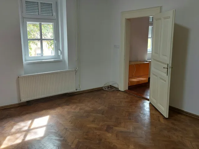 Eladó lakás Dombóvár, Szuhajdomb, Vasutsor 10 60 nm