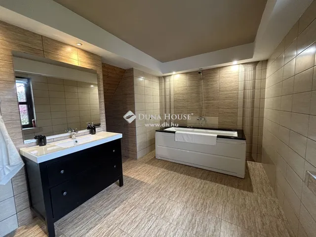 Eladó ház Kecskemét 650 nm