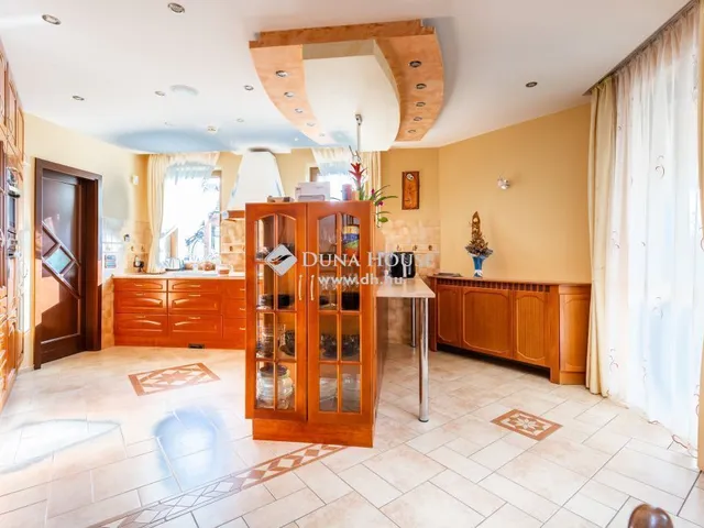 Eladó ház Kistarcsa 310 nm