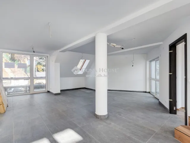 Eladó ház Budapest XII. kerület, Csillebérc 460 nm