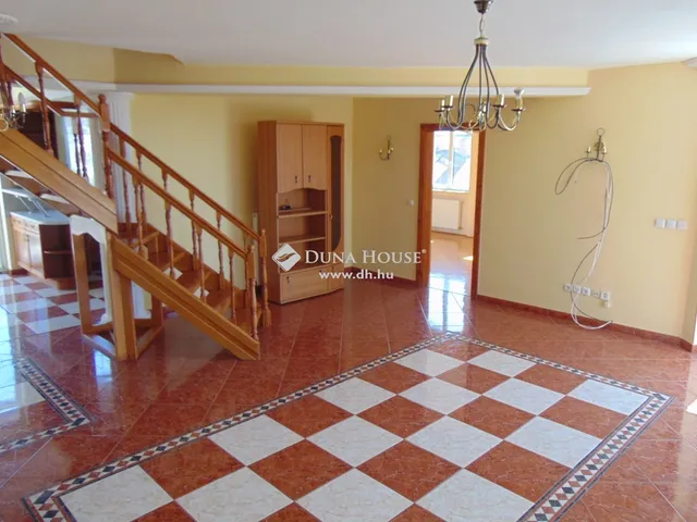 Eladó ház Budaörs 660 nm