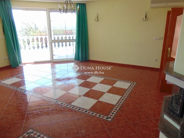 Eladó ház Budaörs 660 nm