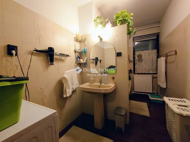 Eladó ház Budapest XVI. kerület, Rákosszentmihály 480 nm