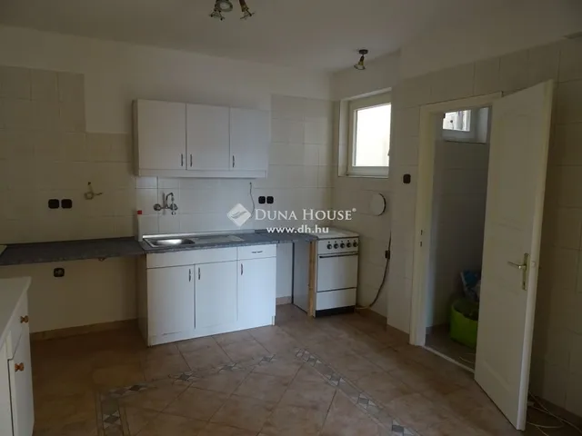 Eladó ház Budapest X. kerület 405 nm