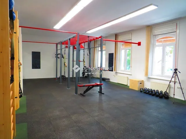 Eladó kereskedelmi és ipari ingatlan Budapest XIII. kerület, Angyalföld 162 nm