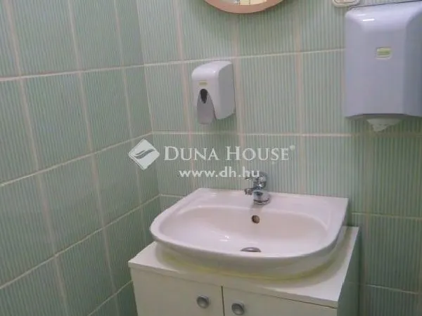 Eladó kereskedelmi és ipari ingatlan Budapest XIII. kerület, Angyalföld 162 nm