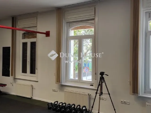 Eladó kereskedelmi és ipari ingatlan Budapest XIII. kerület, Angyalföld 162 nm