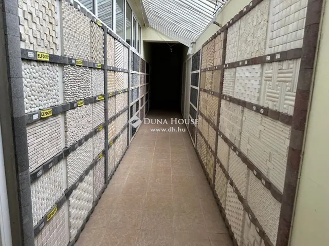 Eladó ház Budapest XVIII. kerület, Almáskert 424 nm