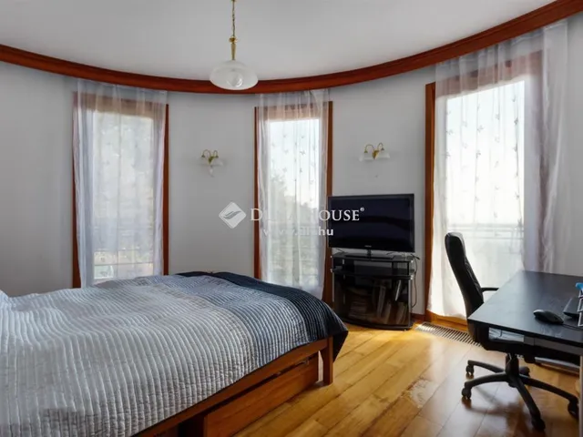 Eladó ház Budapest XII. kerület 677 nm