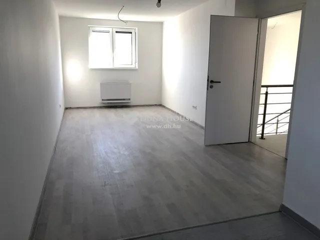 Eladó ház Budapest III. kerület, Aranyhegy 353 nm