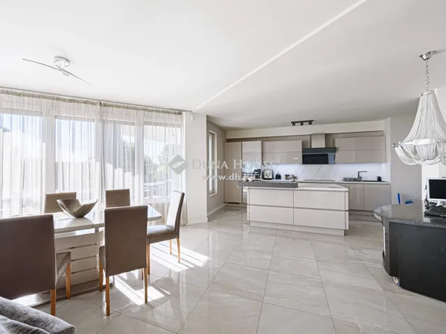 Eladó ház Pécel 430 nm